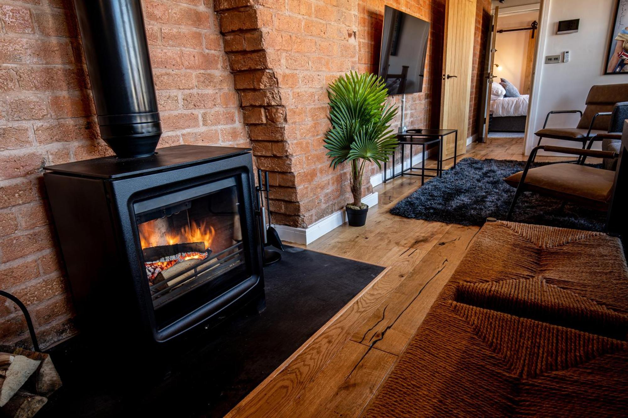 Вилла Vip 3Br Grade2 Luxurious Industrial House With Wood Fire, Electric Blinds And Big Cast Iron Windows In The Heart Of The Jq Бирмингем Экстерьер фото